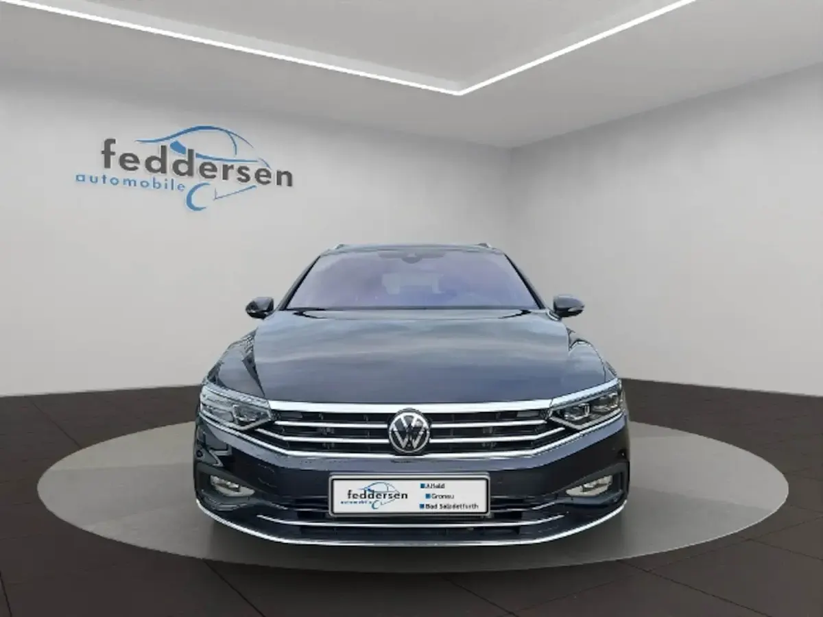 Gebraucht VW Passat IQ Drive 150 PS (110 kW) 2024 Schwarz Kombi