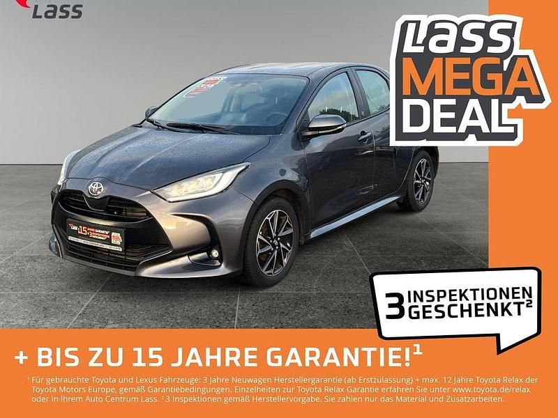 Grau Gebraucht 2022 Toyota Yaris Team Kleinwagen | 15.980 € (Fairer Preis) - Bild 1/4