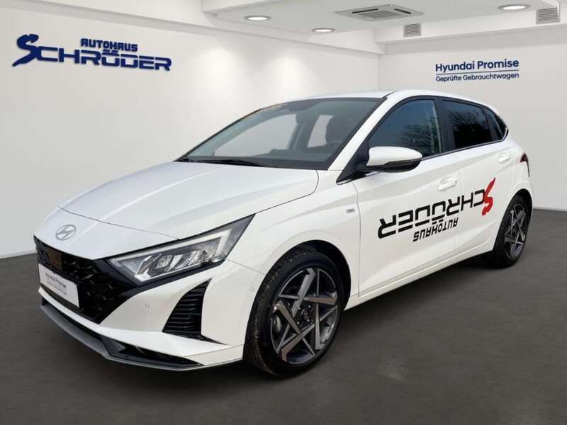 Weiss Gebraucht 2024 Hyundai i20 Prime Limousine | 25.990 € (Teuer) - Bild 1/4