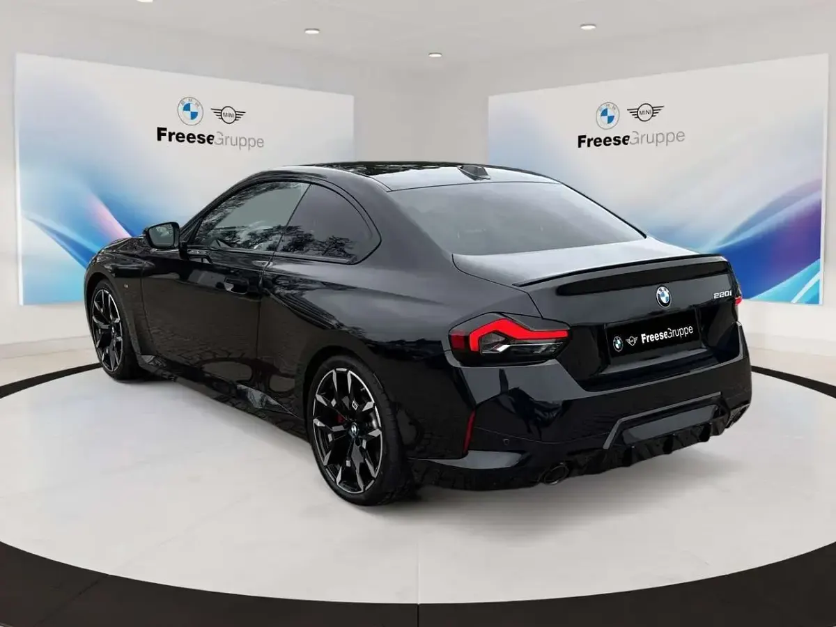 Neu BMW 220 Shadowline 184 PS (135 kW) 2025 Schwarz Coupé