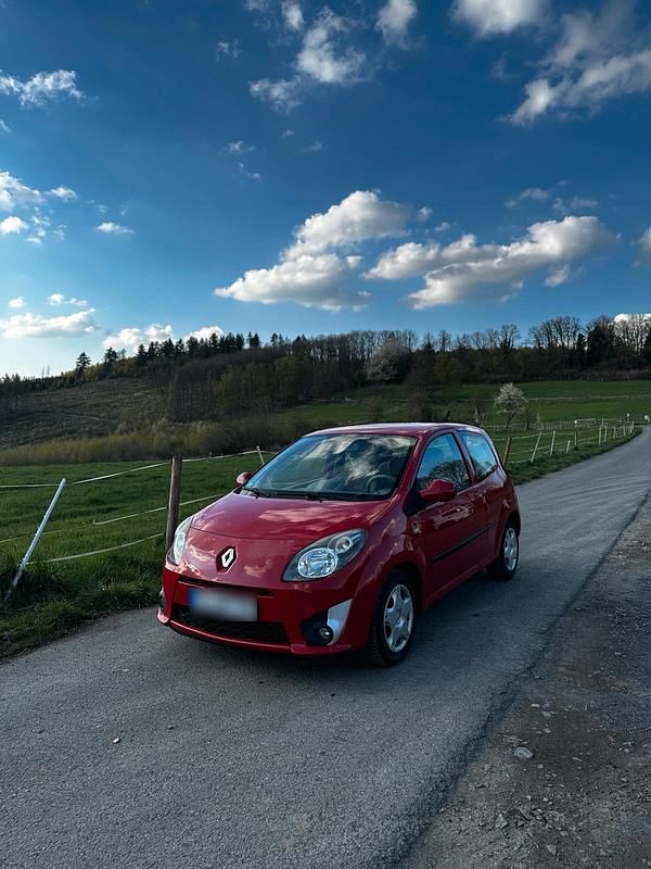 Second-hand Renault Twingo 76 CP (55 kW) 2009 Roșu Hatchback