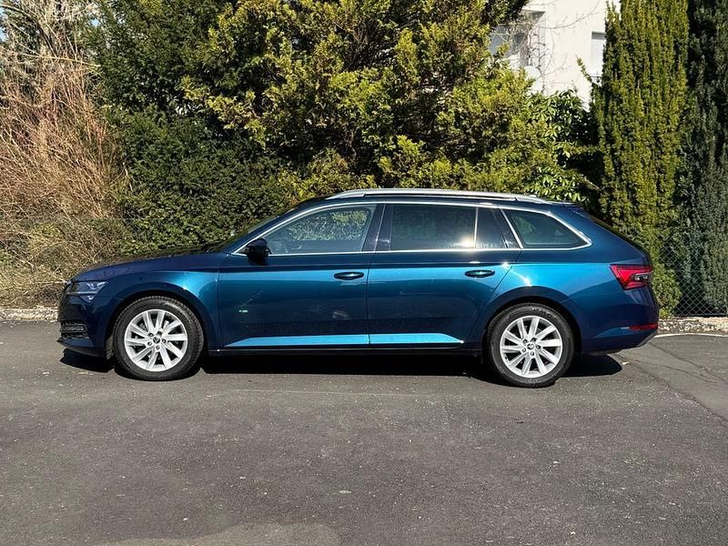 Gebraucht Skoda Superb Style 190 PS (139 kW) 2021 Blau Kombi