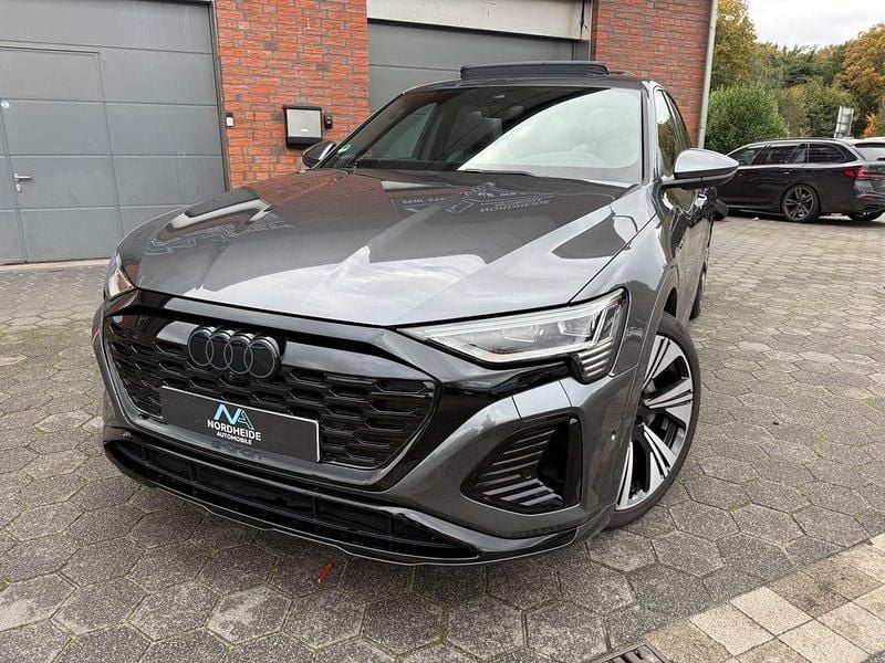 Grau Gebraucht 2023 Audi Q8 e-tron S-Line SUV | 59.890 € (Fairer Preis) - Bild 1/4