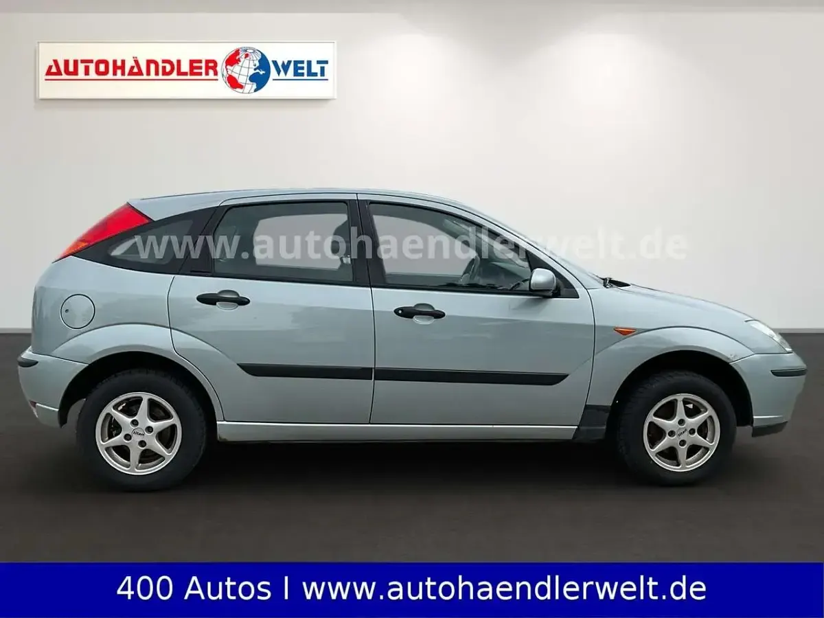 Gebraucht Ford Focus Ambiente 101 PS (74 kW) 2004 Grau Limousine