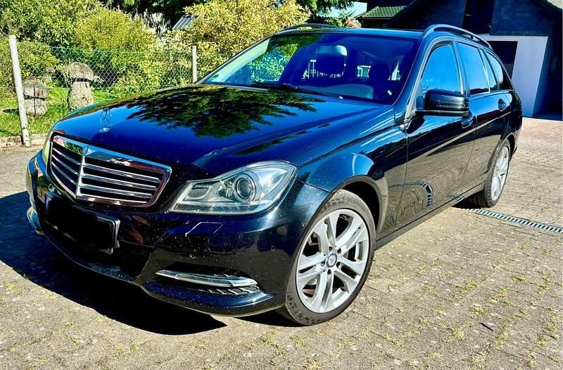 Schwarz Gebraucht 2013 Mercedes C220 Kombi | 7.990 € (Guter Preis) - Bild 1/4