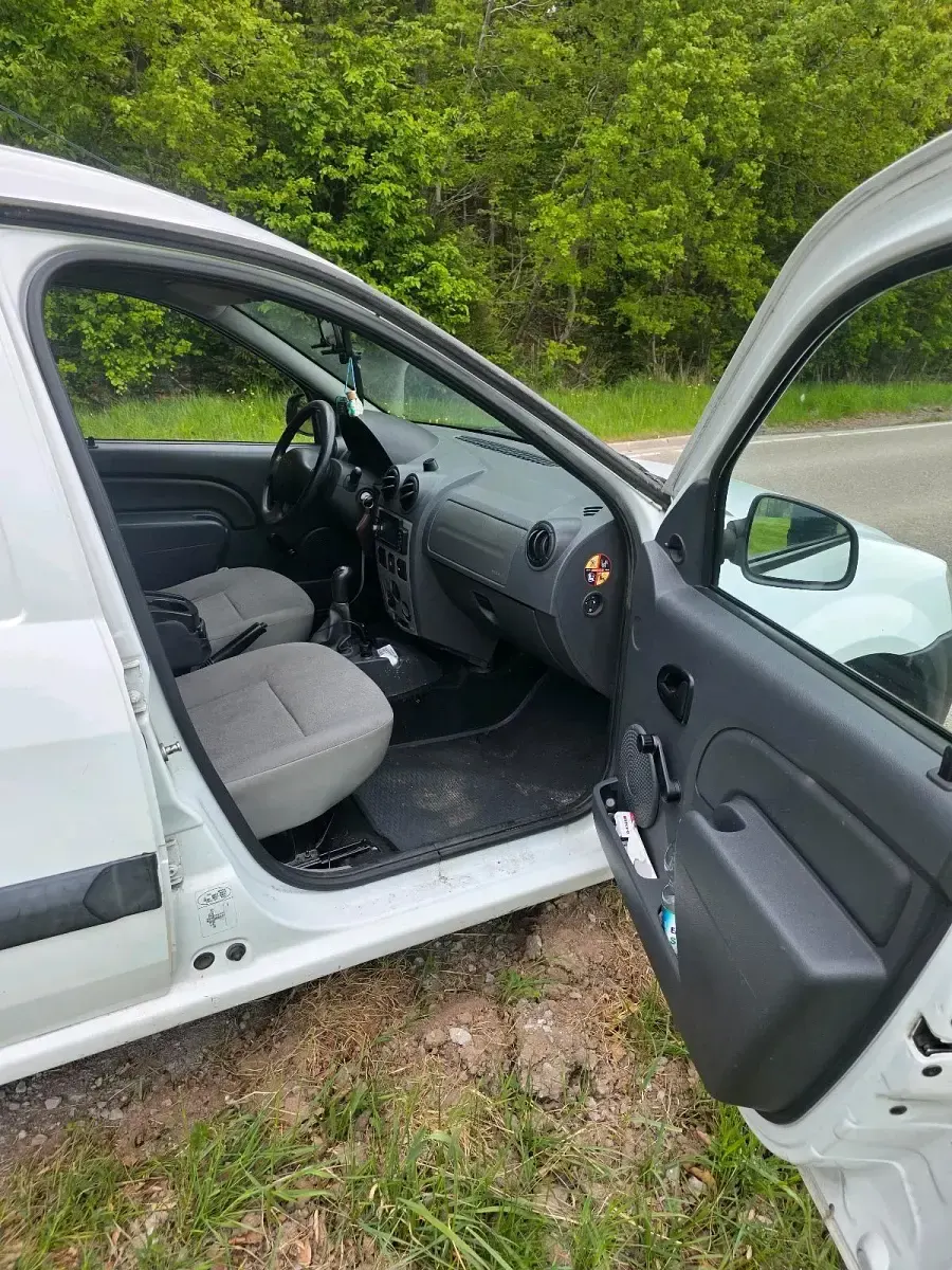 Gebraucht Dacia Logan 88 PS (64 kW) 2012 Weiß Kombi