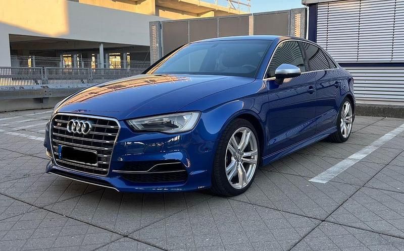 Blau Gebraucht 2015 Audi S3 Sport Limousine | 22.999 € (Etwas zu teuer) - Bild 1/4