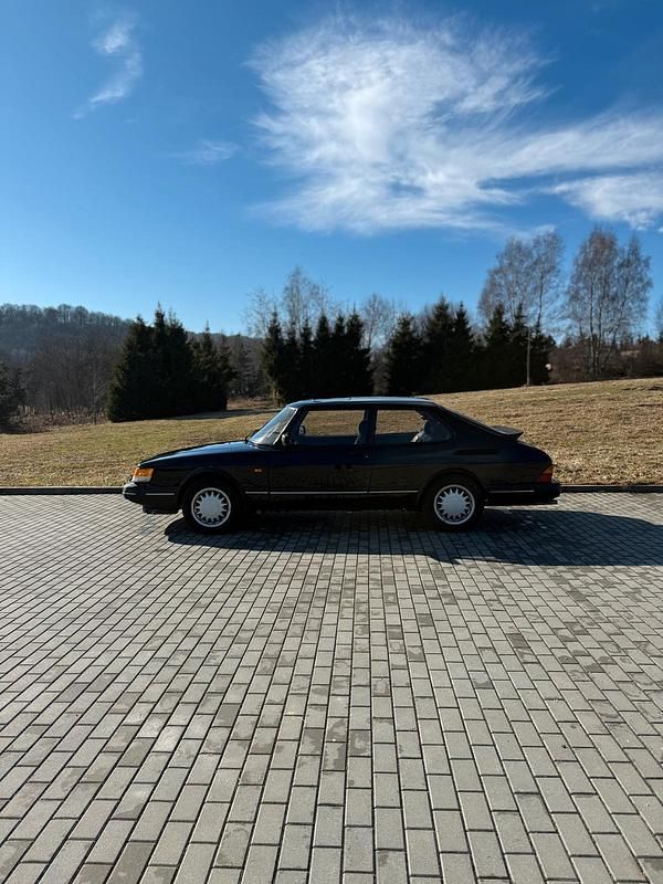 Second-hand Saab 900 140 CP (102 kW) 1992 Negru Coupe