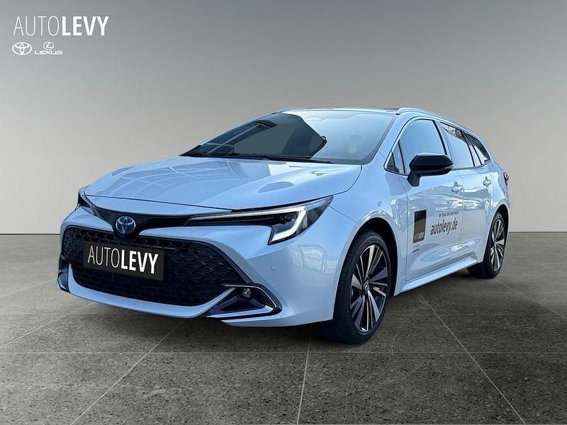 Neu Toyota Corolla 196 PS (144 kW) 2026 Platinum white pearl Kombi