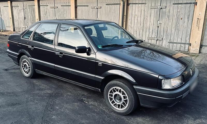 Gebraucht VW Passat 92 PS (67 kW) 1991 Schwarz Limousine