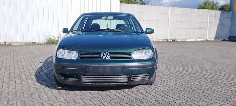 Grün Gebraucht 1999 VW Golf IV Kleinwagen | 350 € (Superpreis) - Bild 1/4
