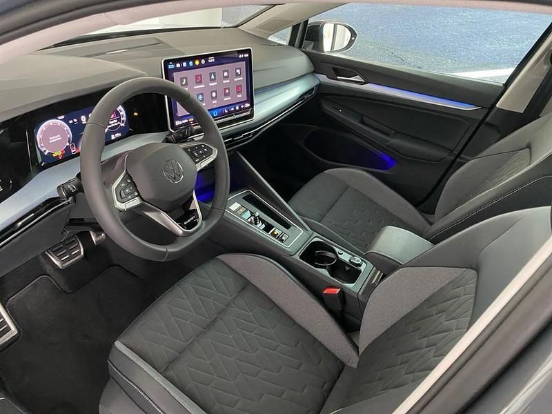 Nowe VW Golf VIII 116 KM (85 kW) 2026 Szary Sedan/Limuzyna