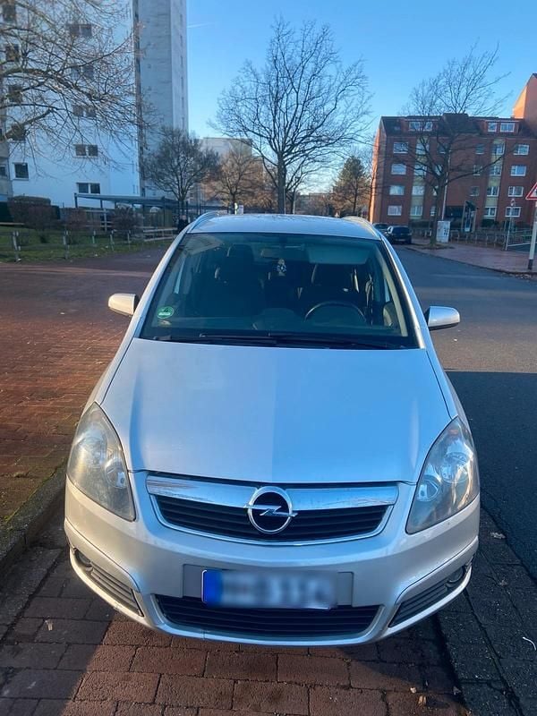 Silber Gebraucht 2007 Opel Zafira Van / Kleinbus | 1.900 € (Guter Preis) - Bild 1/4