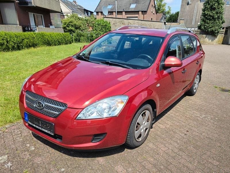 Rot Gebraucht 2008 Kia Ceed Sportswagon Attract Kombi | 2.300 € (Guter Preis) - Bild 1/4