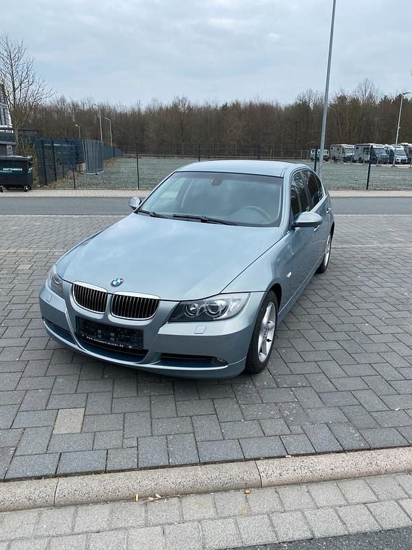 Gebraucht BMW 325 220 PS (161 kW) 2025 Andere farben Limousine