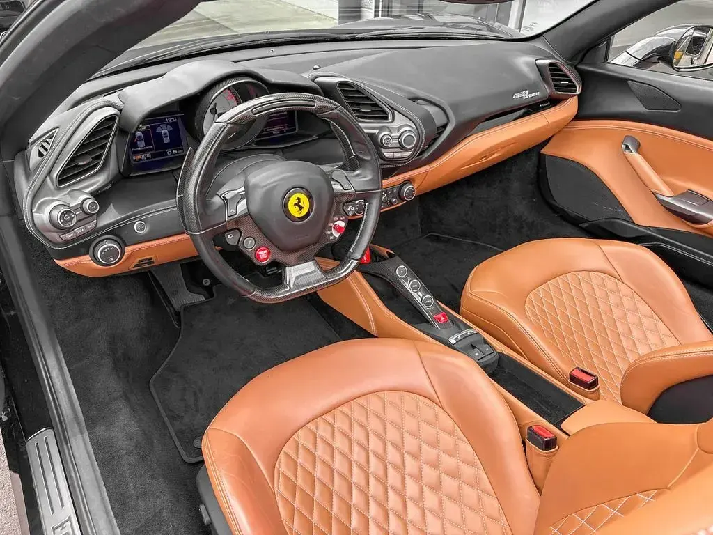 Gebraucht Ferrari 488 669 PS (492 kW) 2017 Schwarz Cabrio