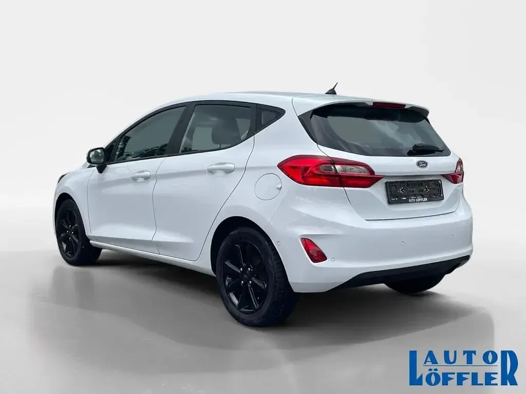 Gebraucht Ford Fiesta Cool & Connect 101 PS (74 kW) 2017 Weiß Kleinwagen