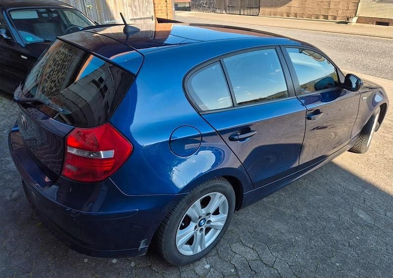 Second-hand BMW 118 85 CP (62 kW) 2010 Albastru Hatchback