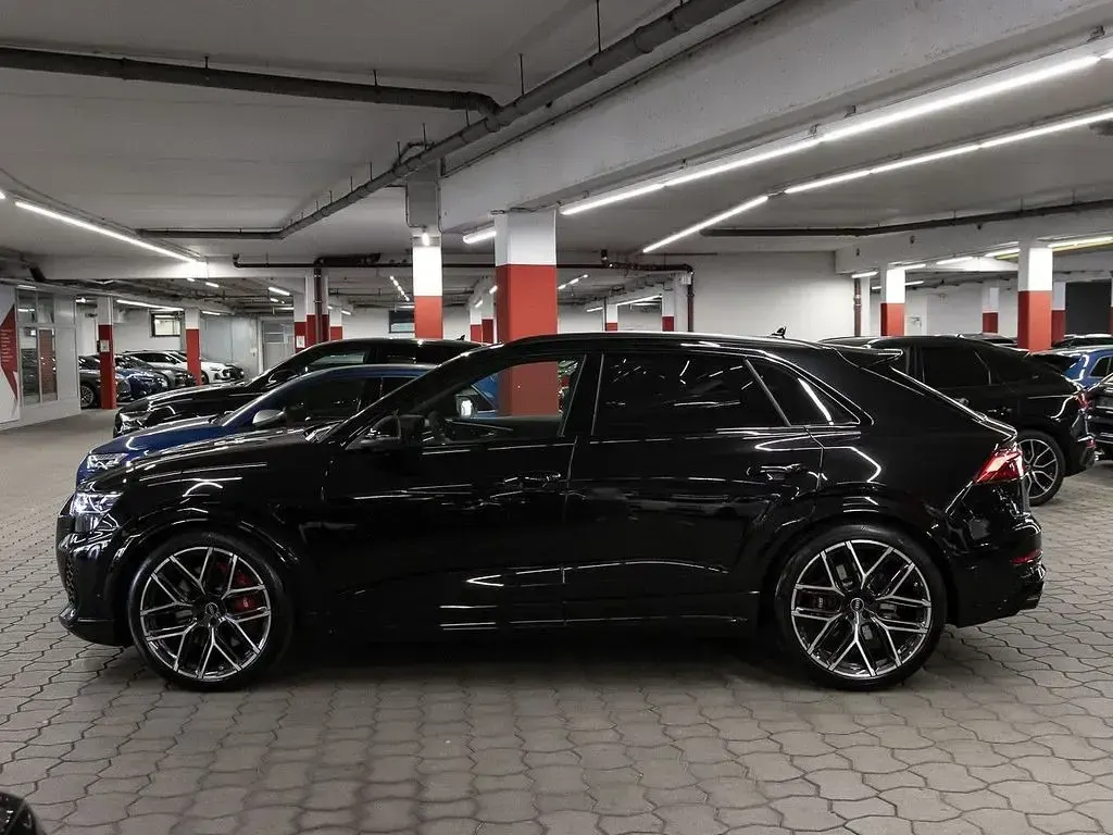 Gebraucht Audi RS Q8 Advanced Plus 600 PS (441 kW) 2025 Mythosschwarz metallic SUV