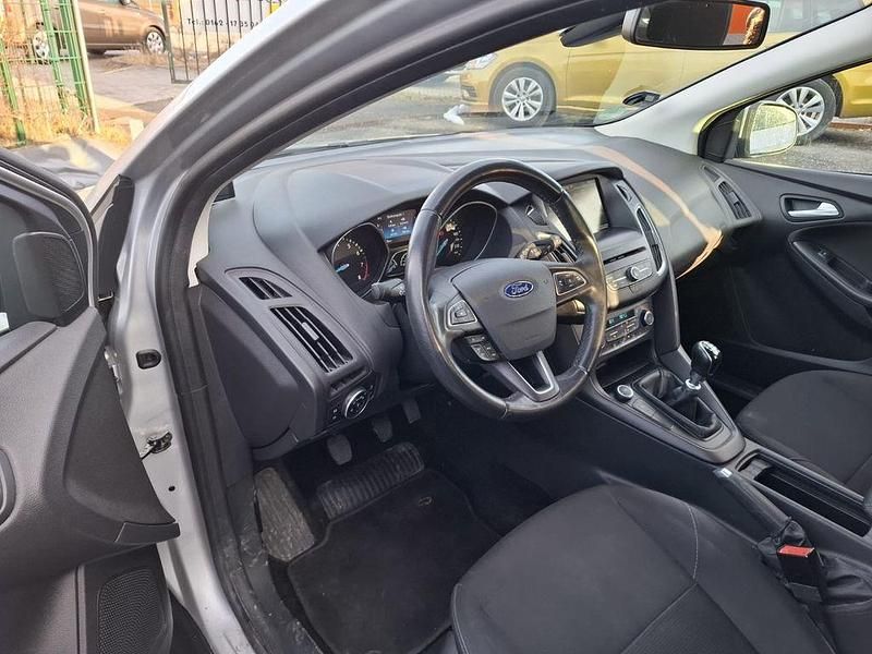 Gebraucht Ford Focus Business Edition 125 PS (91 kW) 2016 Silber Limousine