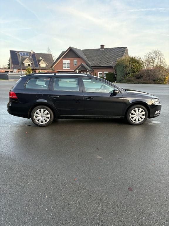 Gebraucht VW Passat 140 PS (102 kW) 2013 Schwarz Kombi