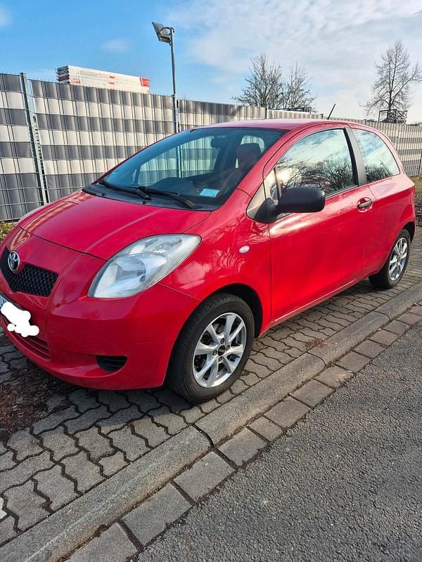 Gebraucht Toyota Yaris 69 PS (50 kW) 2006 Rot