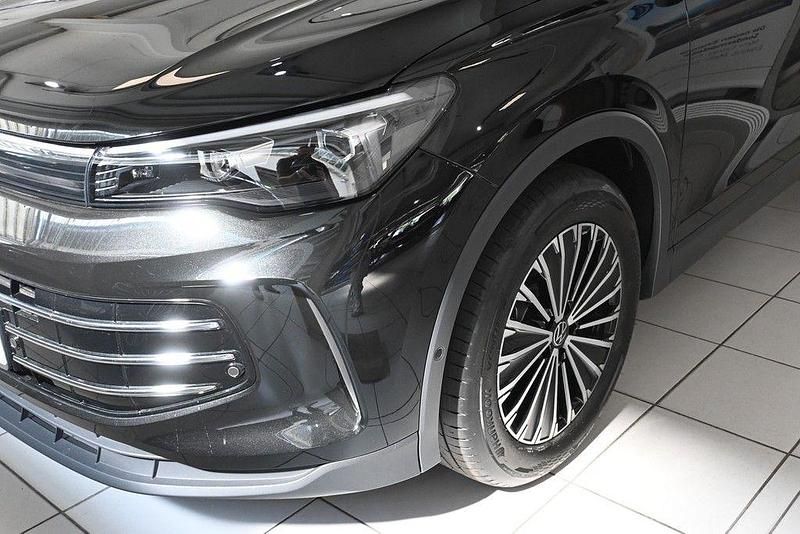 Neu VW Tiguan Elegance 150 PS (110 kW) 2025 Schwarz SUV