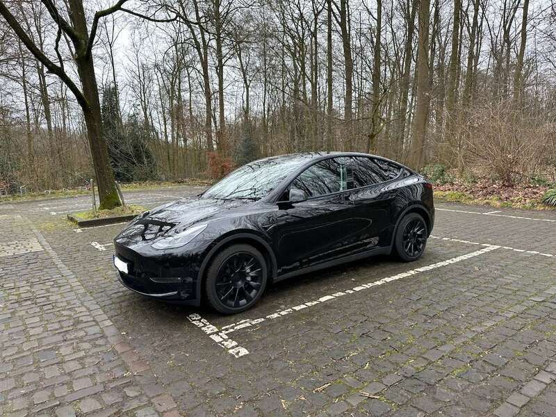 Schwarz Gebraucht 2023 Tesla Model Y Long Range AWD SUV | 39.999 € (Fairer Preis) - Bild 1/4