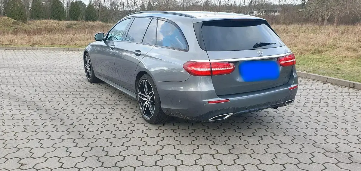 Gebraucht Mercedes E220 AMG line 194 PS (142 kW) 2019 Kombi