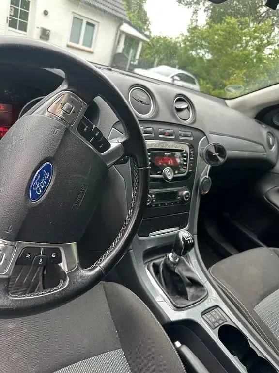 Gebraucht Ford Mondeo Trend 116 PS (85 kW) 2011 Grau Limousine