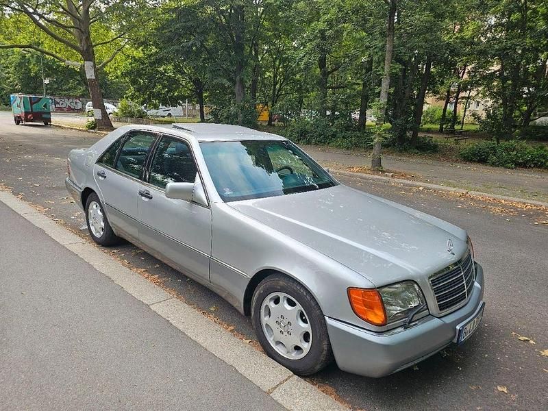 Silber Gebraucht 1992 Mercedes 300 SE Limousine | 13.500 € - Bild 1/4