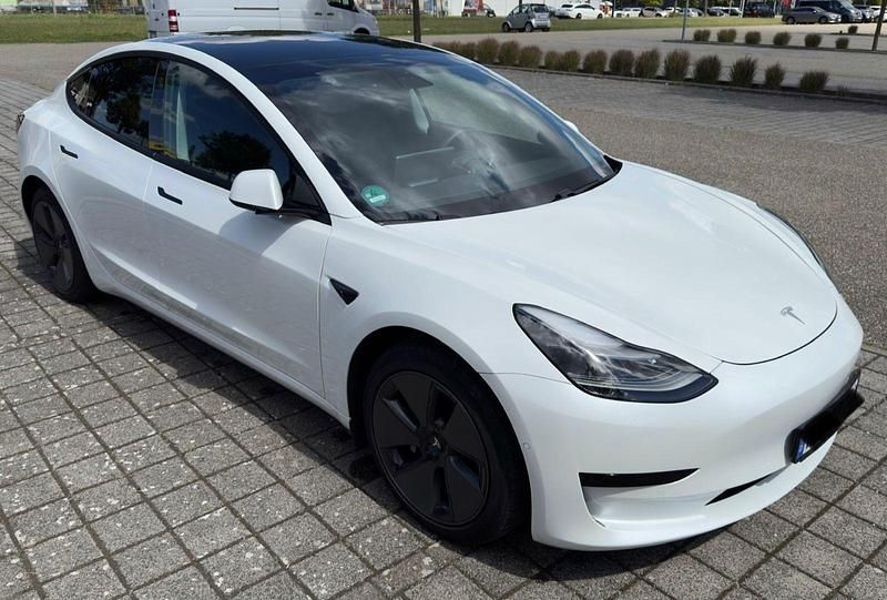 Gebraucht 2021 Tesla Model 3 Standard Range Plus Limousine | 23.100 € (Fairer Preis) - Bild 1/4