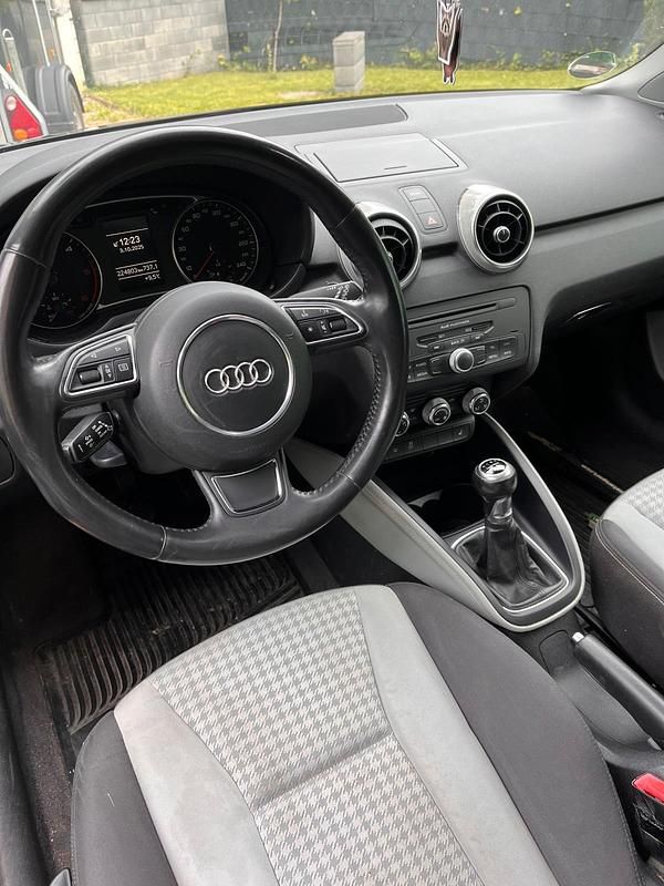 Gebraucht Audi A1 105 PS (77 kW) 2010 Schwarz Kleinwagen