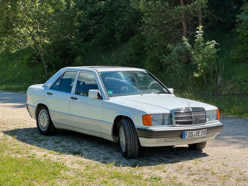 Weiß Gebraucht 1992 Mercedes 190 Limousine | 7.999 € - Bild 1/4
