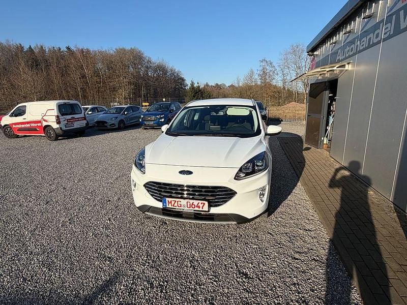 Gebraucht Ford Kuga Titanium 224 PS (164 kW) 2022 Weiß SUV