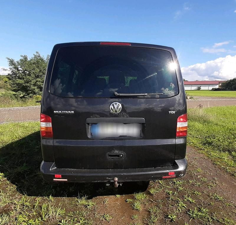 Second-hand VW T5 102 CP (75 kW) 2008 Negru Van