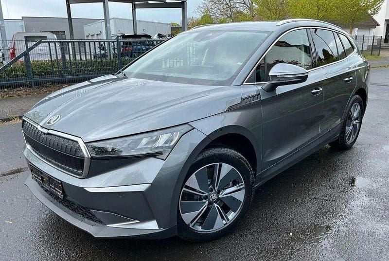 Grau Gebraucht 2024 Skoda Enyaq iV SUV | 32.990 € (Fairer Preis) - Bild 1/4