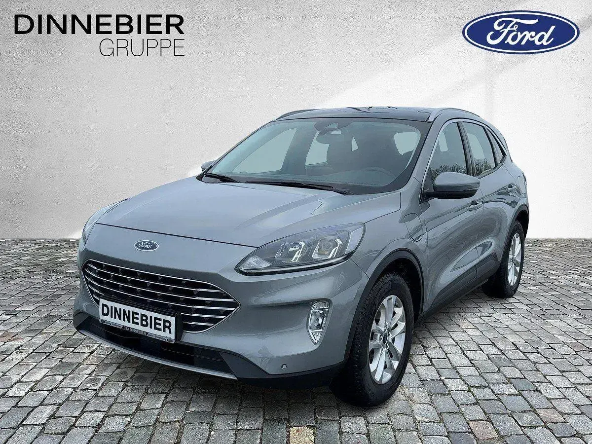 Używany Ford Kuga Titanium 225 KM (165 kW) 2022 Srebrny SUV