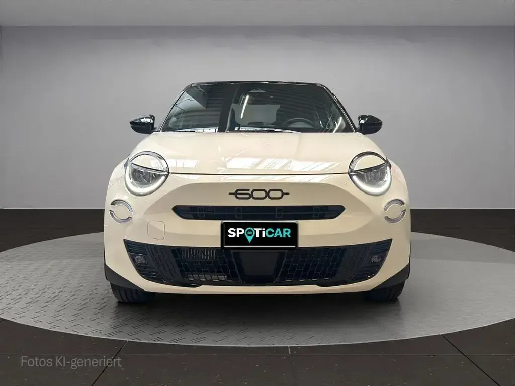 Neu Fiat 600 Street 101 PS (74 kW) 2026 Weiss SUV