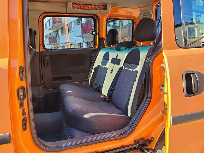 Gebraucht Opel Combo 94 PS (69 kW) 2007 Orange Van / Kleinbus