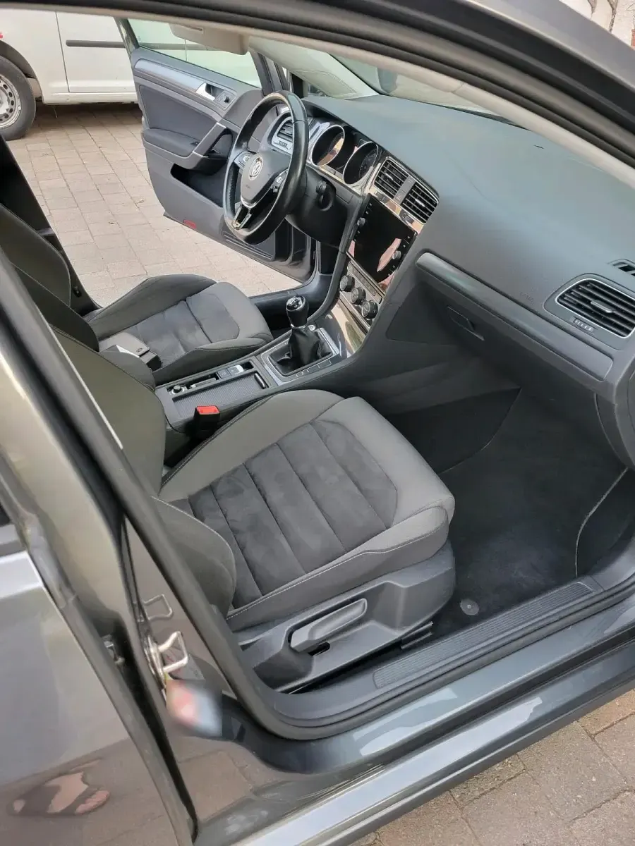 Gebraucht VW Golf VII 125 PS (91 kW) 2017 Grau Kleinwagen