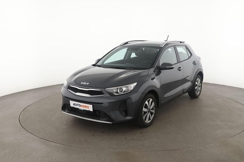 Grau Gebraucht 2022 Kia Stonic Vision SUV | 16.470 € (Fairer Preis) - Bild 1/3