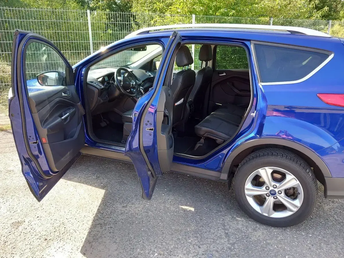 Gebraucht Ford Kuga Titanium 150 PS (110 kW) 2016 Blau SUV