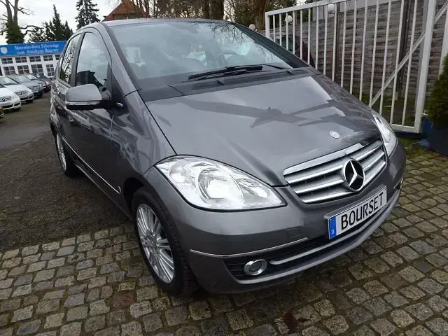 Gebraucht Mercedes A160 Elegance 95 PS (69 kW) 2012 Grau Kleinwagen