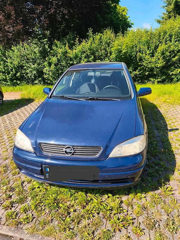 Blau Gebraucht 2000 Opel Astra Limousine | 1.050 € (Guter Preis) - Bild 1/4