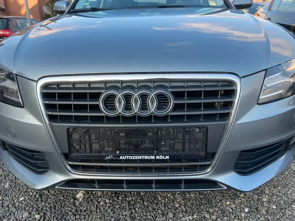Gebraucht Audi A4 Attraction 160 PS (117 kW) 2010 Grau Limousine