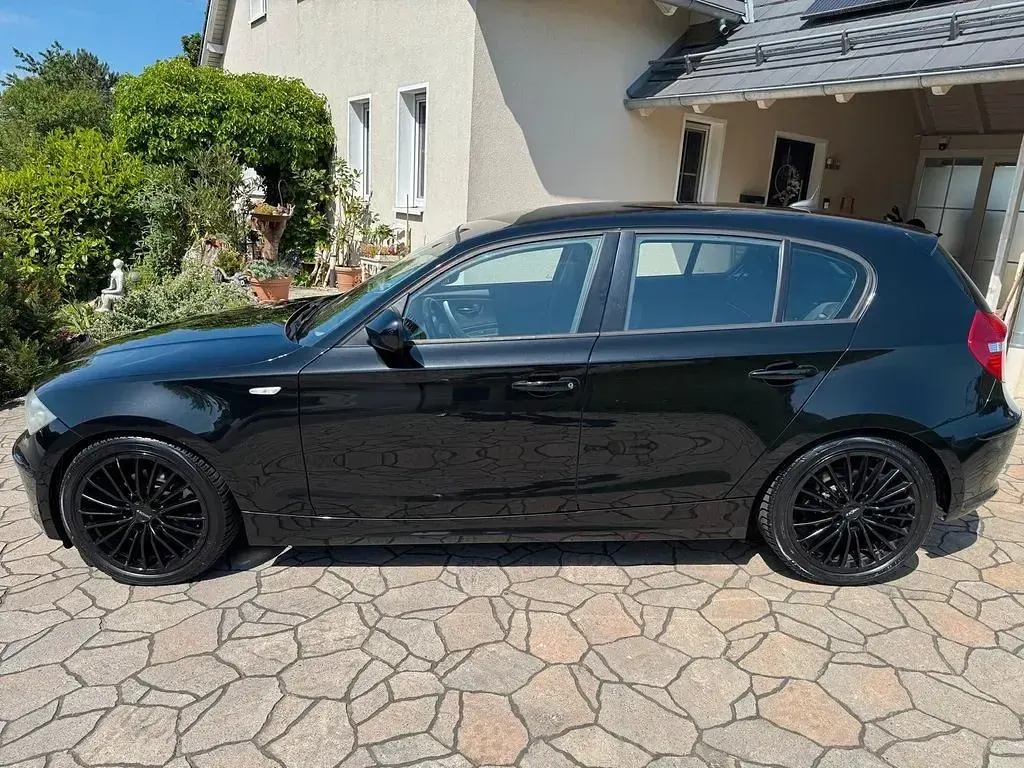 Gebraucht BMW 116 Sport Line 122 PS (89 kW) 2011 Schwarz Kleinwagen