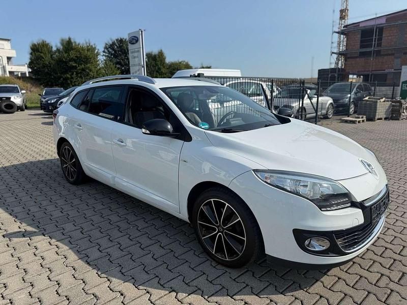 Weiß Gebraucht 2013 Renault Mégane GrandTour Bose Edition Kombi | 5.000 € (Fairer Preis) - Bild 1/4