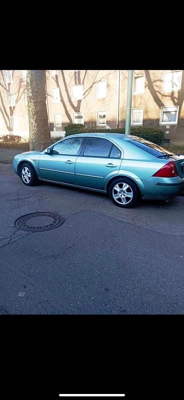 Blau Gebraucht 2001 Ford Mondeo Limousine | 1.799 € (Fairer Preis) - Bild 1/4