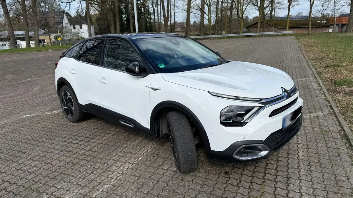 Gebraucht Citroën C4 PureTech 131 PS (96 kW) 2024 Weiß SUV